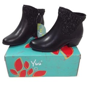 YUU  Black Light & Flexible Ankle Boots  5…